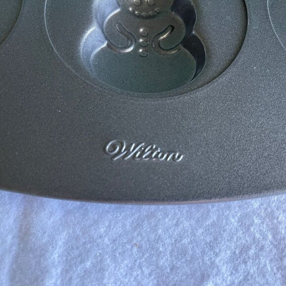 Wilton Xmas Cookie Mold 12 Cavity Pan Reindeer Snowman Tree Non Stick Jello Cand - Picture 6 of 12